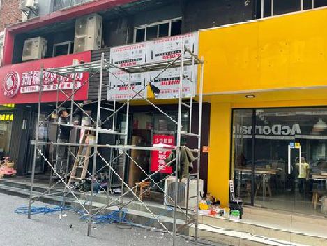 罗甸制作广告招牌如何避免它发黄？